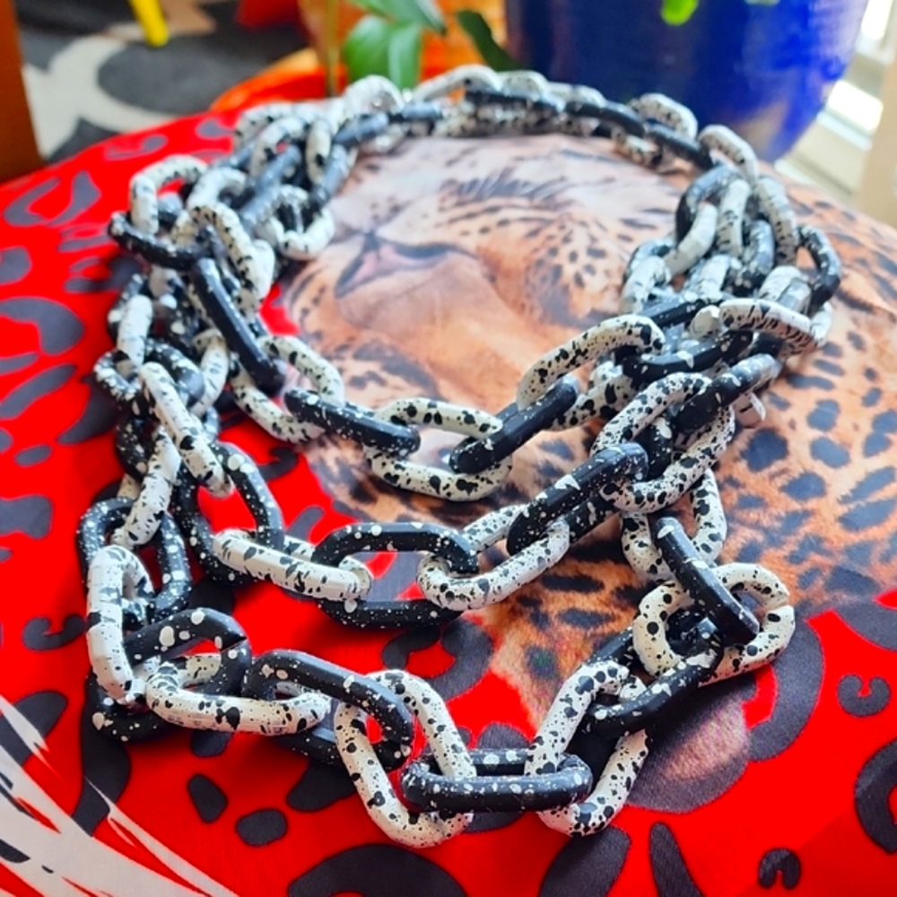Sassy Jones Black and White Chunky Zaria Luxe Necklace